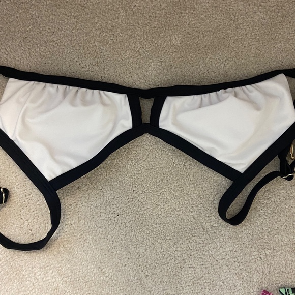 Bikinis Galore Bundle! - Picture 5 of 16